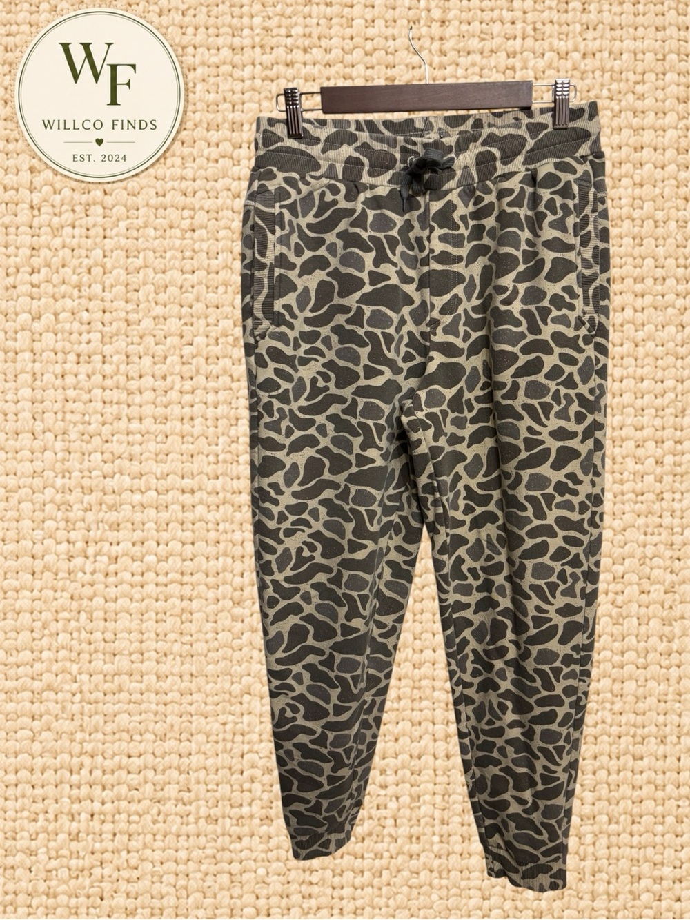 BURLEBO Men’s Camo Fleece Jogger Pants Medium Drawstring Outdoor